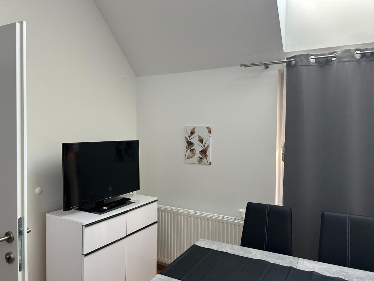 Paky Appartements 00323 Bruck an der Leitha Exterior foto